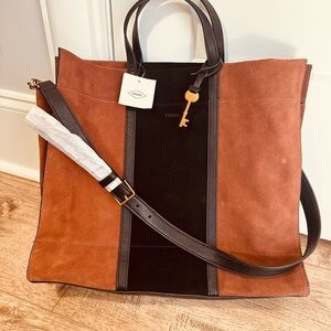 NEW WITH Tags! Fossil Carmen Shopper Purse with crossbody strap.